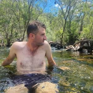 Meet your Posher, Troy